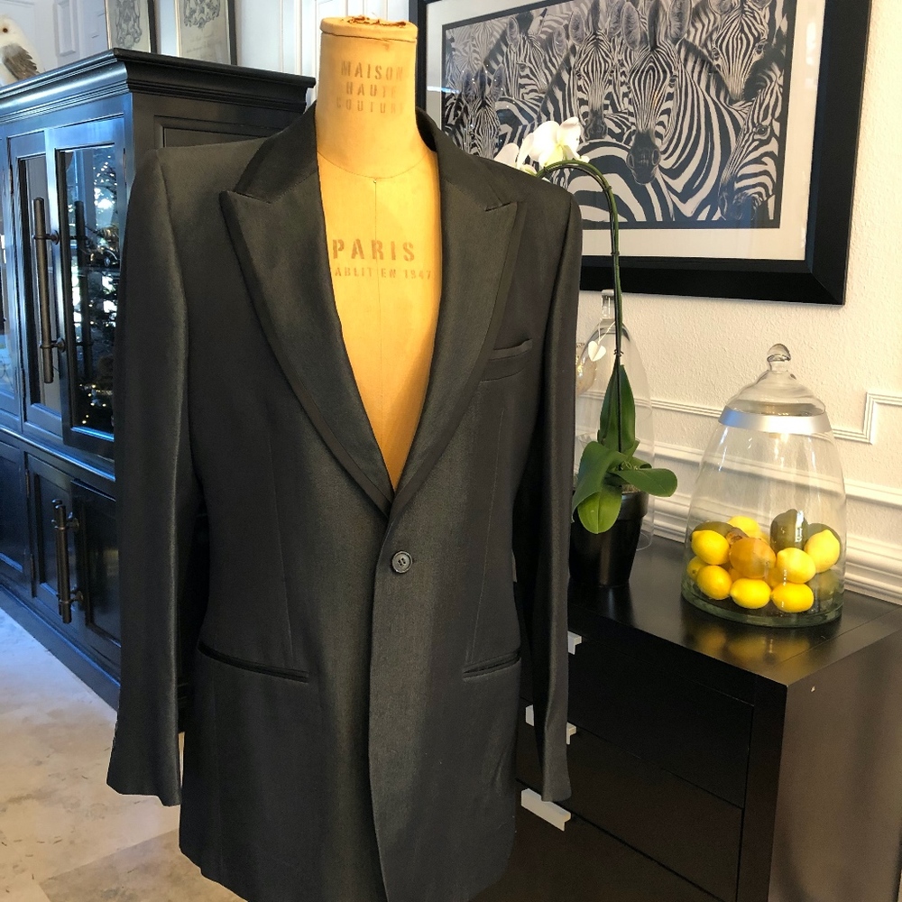 Gucci Suits - Men's Gucci Slim Fit & Tailored Suit